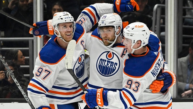 Edmonton Oilers hat drei Mitglieder, die das Projekt zu 100 % abgeschlossen haben